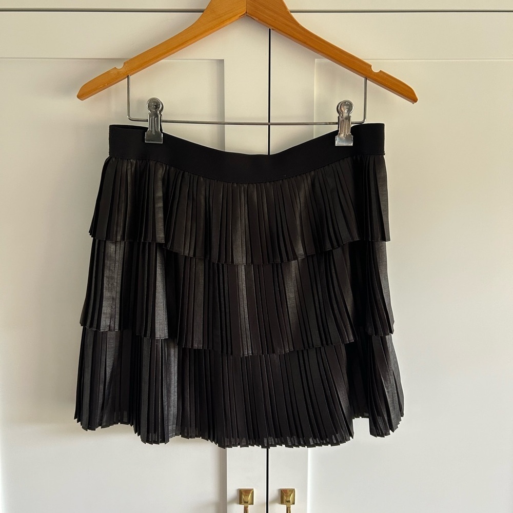 BCBG MAXAZRIA SKIRT MINI PLEATED 3 TIERED SIZE Medium Black